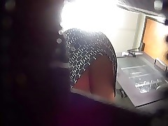 upskirt past due